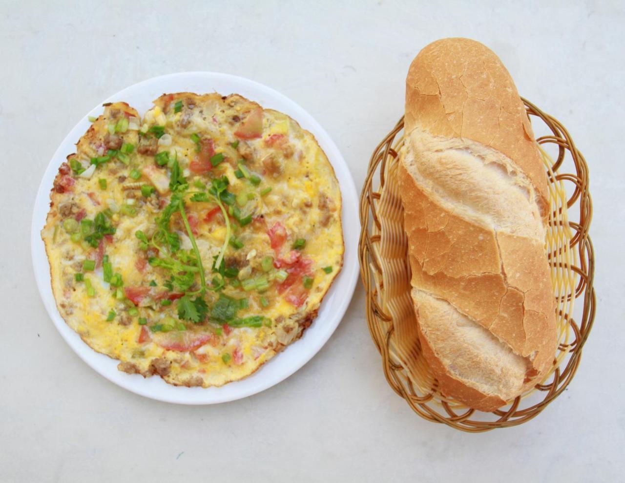 응옥 민 호텔 호치민 외부 사진